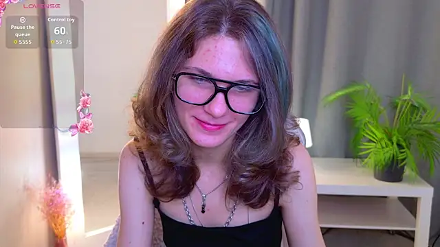 Snapshot of CipherellaFure chatting on 10.16.25 CipherellaFure online show from 10.16.25