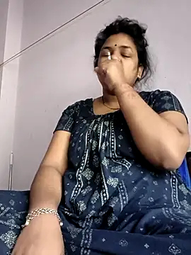 Snapshot of Deborbhavi222 chatting on 02.18.26 Deborbhavi222 online show from 02.18.26