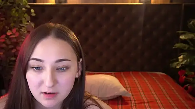 Snapshot of SashaDuvalle chatting on 04.18.26 SashaDuvalle online show from 04.18.26