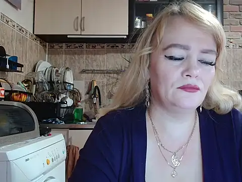 Sweet-blonde online show from 10.17.25