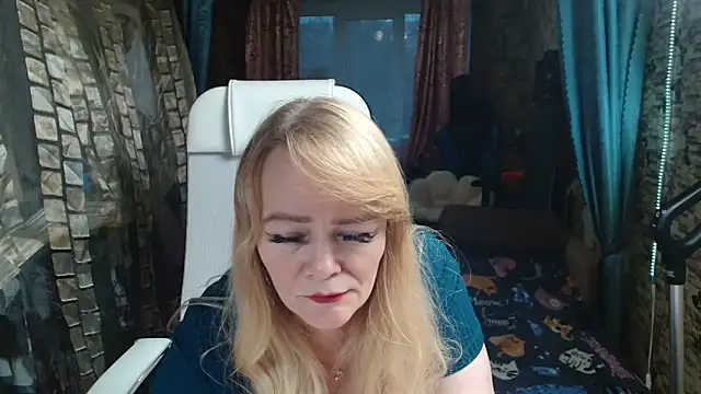 Sweet-blonde online show from 11.13.25