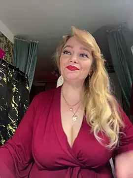 Snapshot of Sweet-blonde chatting on 05.29.26 Sweet-blonde online show from 05.29.26
