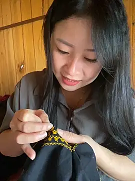 violet-00 online show from 10.28.25