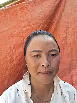 xuxulovezz online show from 10.10.25