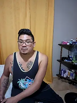 Snapshot of TheChino69 chatting on 10.17.25 TheChino69 online show from 10.17.25