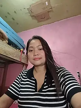 Snapshot of radiantbloom chatting on 01.18.26 radiantbloom online show from 01.18.26