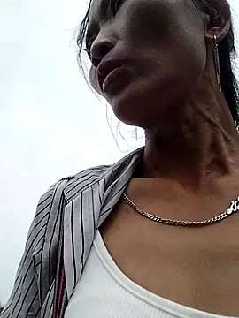 abigail-00 online show from 10.21.25