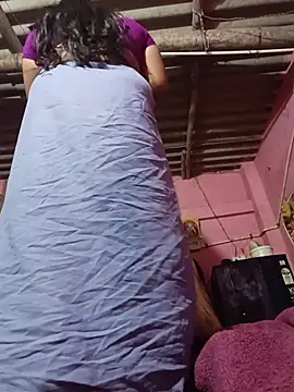 Snapshot of reya743 chatting on 12.18.25 reya743 online show from 12.18.25