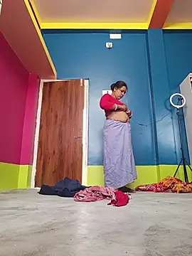 Snapshot of reya743 chatting on 02.27.26 reya743 online show from 02.27.26