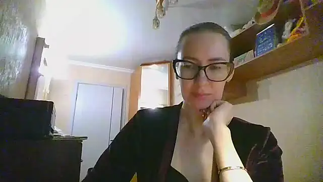 Snapshot of Norivann chatting on 11.17.25 Norivann online show from 11.17.25