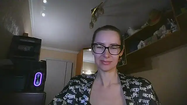 Snapshot of Norivann chatting on 04.03.26 Norivann online show from 04.03.26