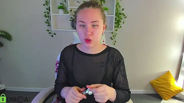 Snapshot of Elsie_Cutties chatting on 11.07.25 Elsie Cutties online show from 11.07.25