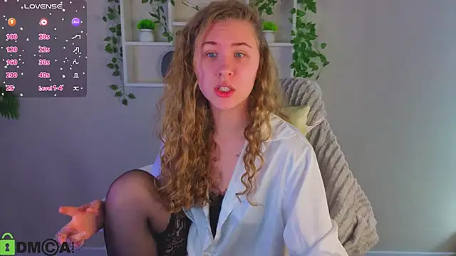 Snapshot of Elsie_Cutties chatting on 11.11.25 Elsie Cutties online show from 11.11.25