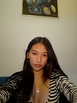 Snapshot of Bunny72772 chatting on 10.12.25 Bunny72772 online show from 10.12.25