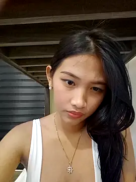 Snapshot of Bunny72772 chatting on 10.29.25 Bunny72772 online show from 10.29.25