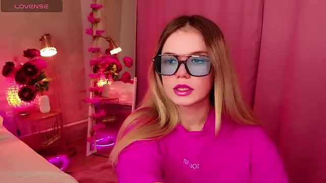 KellyHayden online show from 11.30.25