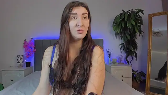 TrishaDarks online show from 11.19.25