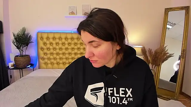 TrishaDarks online show from 02.02.26