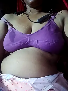 Snapshot of BHABHI_MALLU chatting on 09.29.25 BHABHI MALLU online show from 09.29.25