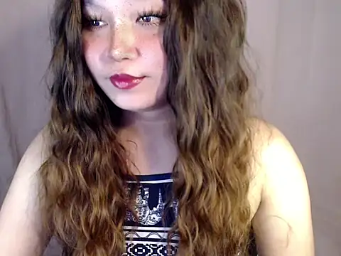 Eyes-on-me online show from 11.03.25