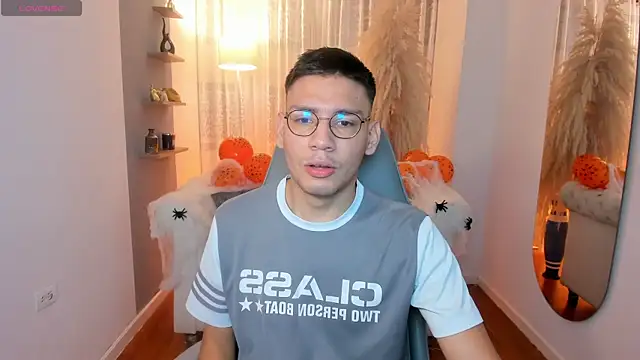 Snapshot of marcuswildx chatting on 10.03.25 marcuswildx online show from 10.03.25