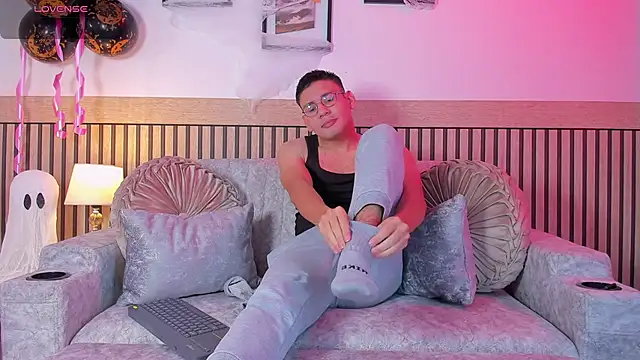 Snapshot of marcuswildx chatting on 10.10.25 marcuswildx online show from 10.10.25