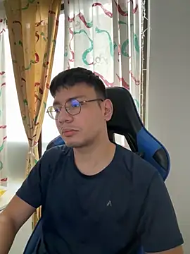 Snapshot of marcuswildx chatting on 12.04.25 marcuswildx online show from 12.04.25