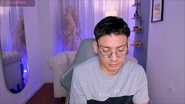 Snapshot of marcuswildx chatting on 12.18.25 marcuswildx online show from 12.18.25