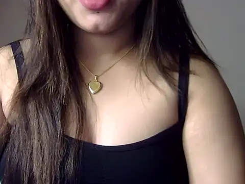 Aaliya02 online show from 10.18.25