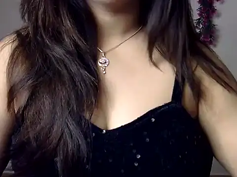 Snapshot of Aaliya02 chatting on 06.17.26 Aaliya02 online show from 06.17.26