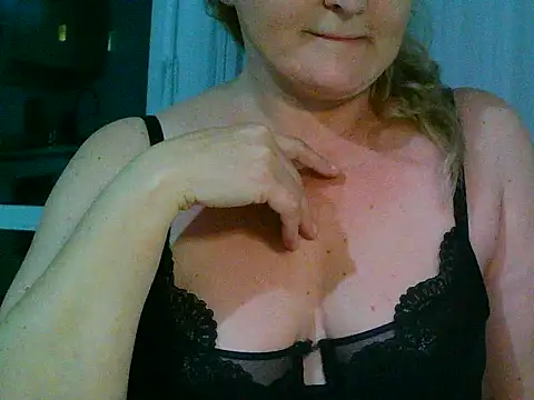 Snapshot of TatyanaRich chatting on 10.02.25 TatyanaRich online show from 10.02.25