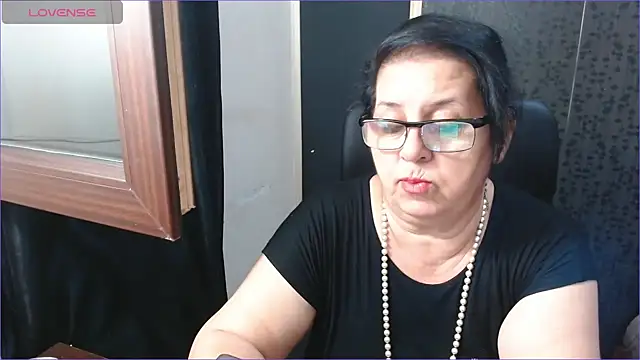 MissSanjanne online show from 09.11.25