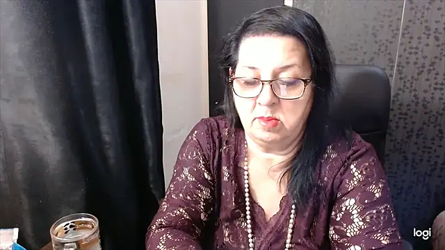 MissSanjanne online show from 11.27.25