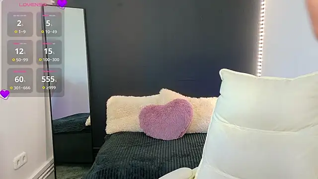 Anaayss  online show from 05.20.26