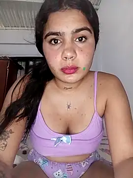 Sashalana online show from 10.17.25