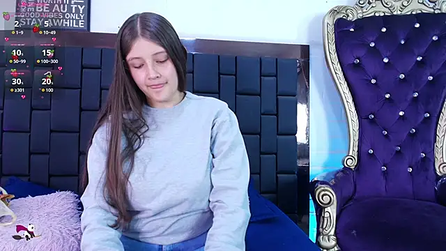 Krystal Heartss online show from 10.31.25