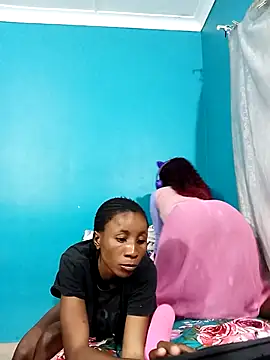 HotPetite 25 online show from 12.04.25