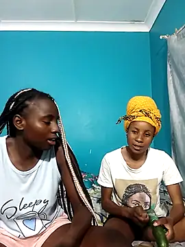 HotPetite 25 online show from 01.05.26