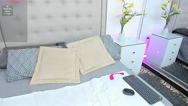 Snapshot of Missaritha chatting on 10.26.25 Missaritha online show from 10.26.25