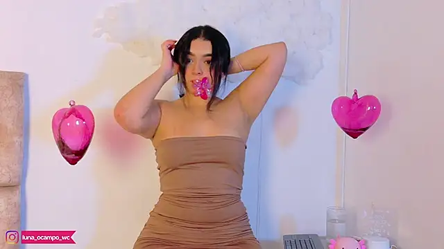 LunaOcampo  online show from 01.05.26