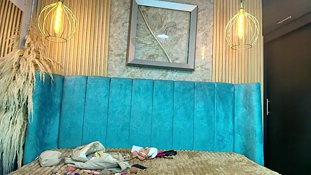 Snapshot of briannyte25 chatting on 10.28.25 briannyte25 online show from 10.28.25