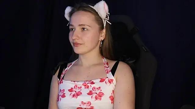 Keily8 online show from 10.20.25