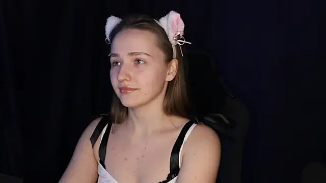 Keily8 online show from 10.24.25