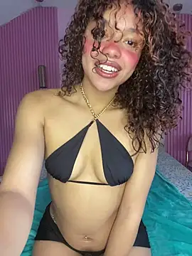 PrettyLia online show from 11.18.25