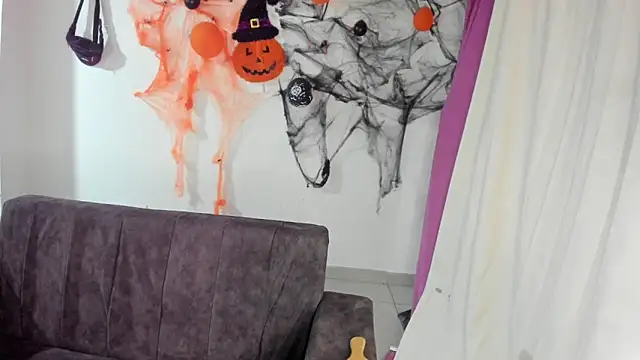 kitty  chs online show from 11.15.25