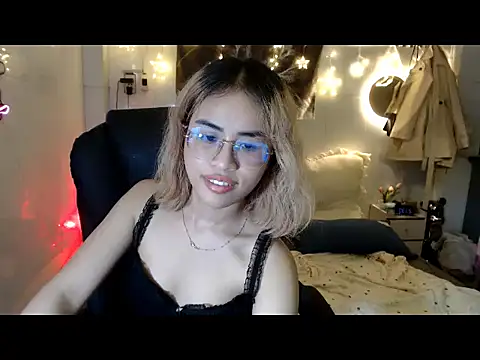 EllieYoon online show from 10.16.25