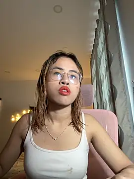 EllieYoon online show from 11.30.25