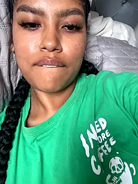 miiabrown18 online show from 11.16.25