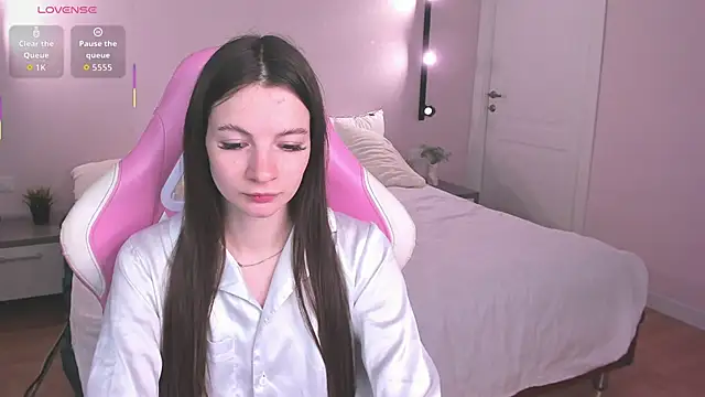 Alic Fox online show from 10.08.25