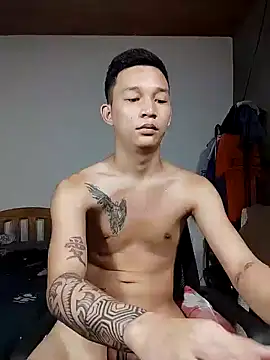Snapshot of asianmonstercock05 chatting on 10.06.25 asianmonstercock05 online show from 10.06.25